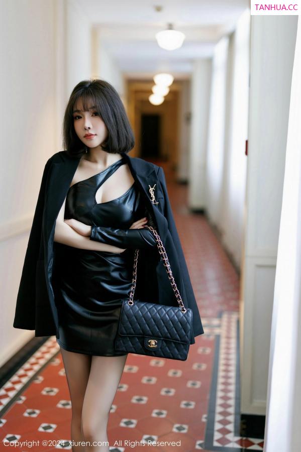[XiuRen]高清写真图 2024.11.28 No.9520 徐莉芝Booty 黑丝美腿